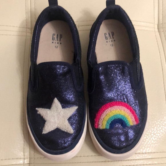 Girls GAP pull on sneaker - Picture 1 of 4